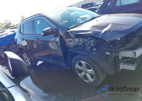 2018 Jeep Compass Latitude 4X4 из США, поврежденный, VIN 3C4NJDBB6JT192392